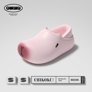 Capybara Slippers - Pink (Cover)